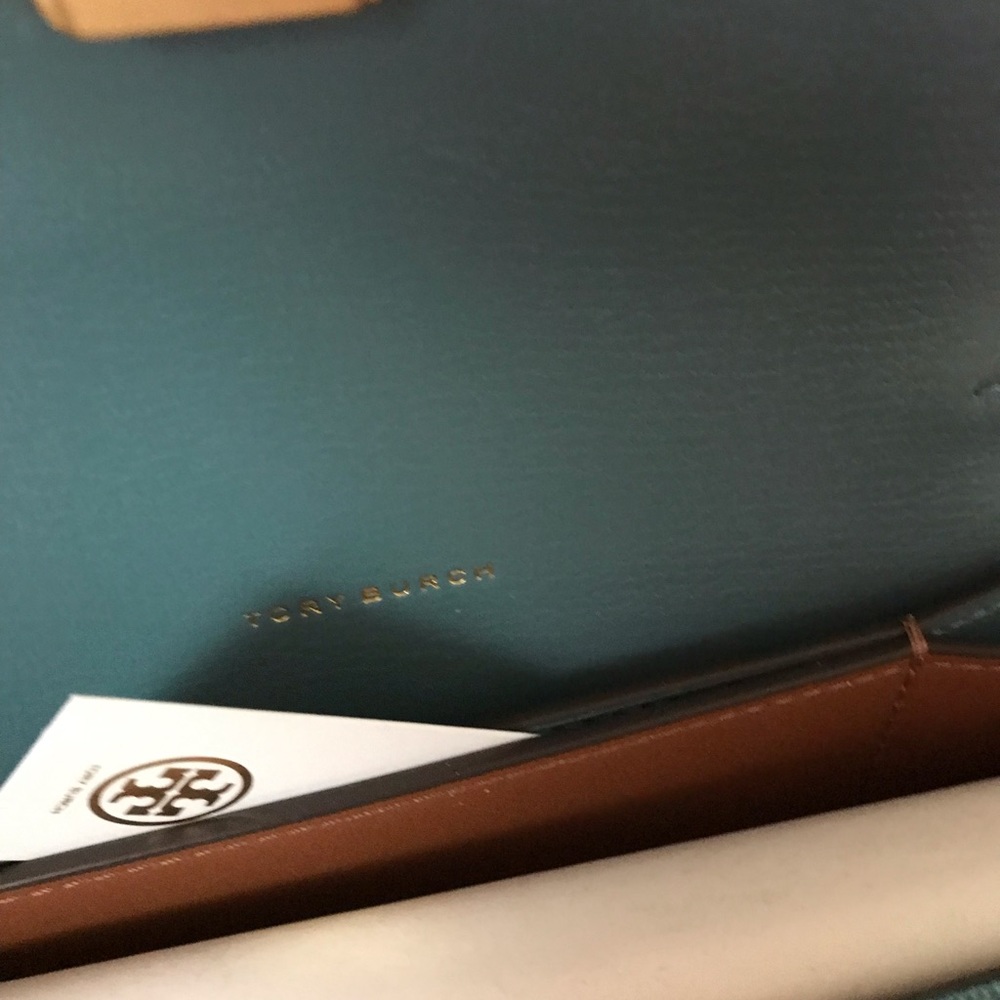 Authentic Boutique Eleanor Mini Sling Bag - Picture 5 of 11